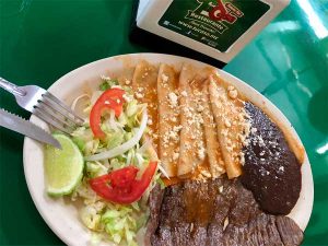 Cecina con enchiladas del Restaurante Tu Casa en Tuxpan, Ver.