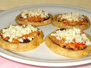Gorditas del restaurante la Nueva Cascada en Tuxpan, Veracruz