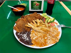Milanesa de res con enchiladas del Restaurante Tu Casa en Tuxpan, Ver.