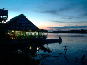 Restaurante del Mar en la laguna de Tampamachoco en Tuxpan, Ver.