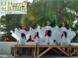 Tradiciones, danzas folklóricas en el Huerto del Bambú en Tuxpan
