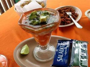 Cóctel de camarones del Restaurante Doña Paty en la Laguna de Tampamachoco en Tuxpan, Ver.