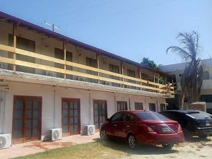 Exterior de las habitaciones del hotel de playa Paraíso Real
